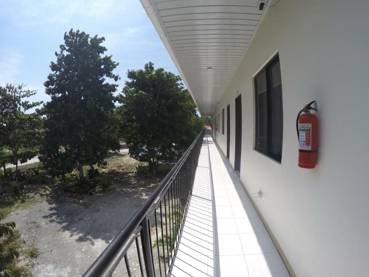 Hotel Reddoorz Premium @ Napaling Point Tangnan Exterior foto