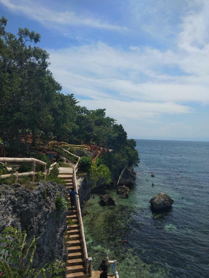 Hotel Reddoorz Premium @ Napaling Point Tangnan Exterior foto